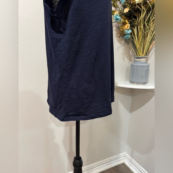 Talbots Floral Embroidered dark Blue Sleevless Top size Large - Picture 3 of 8